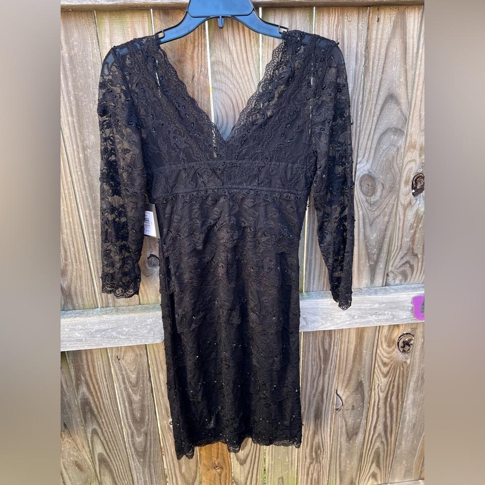 Marina black lace dress - Picture 3 of 9